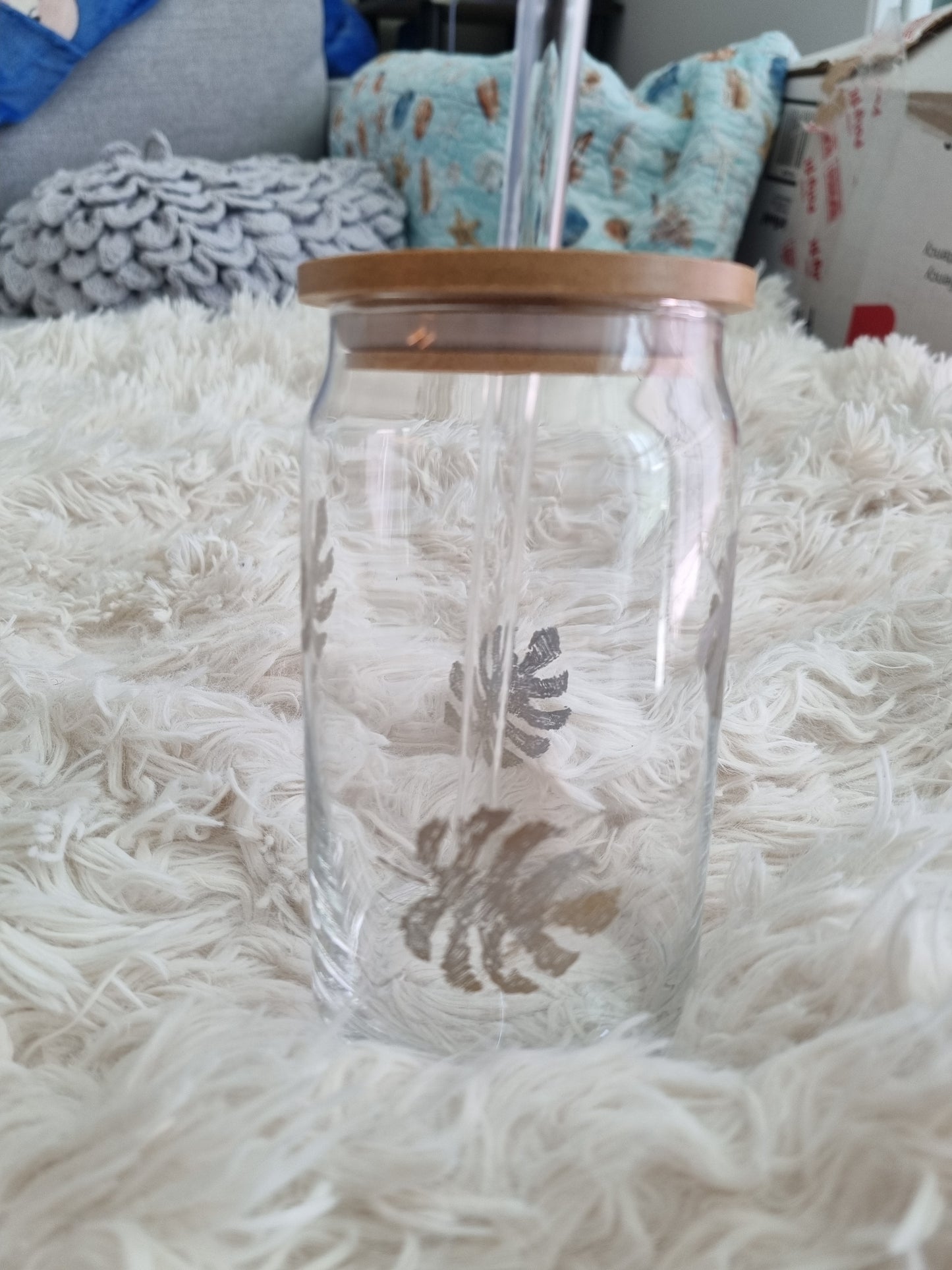 Bi-tonal Leaves - 16 Oz Glass Beer Can w/Lid and Glass Straw