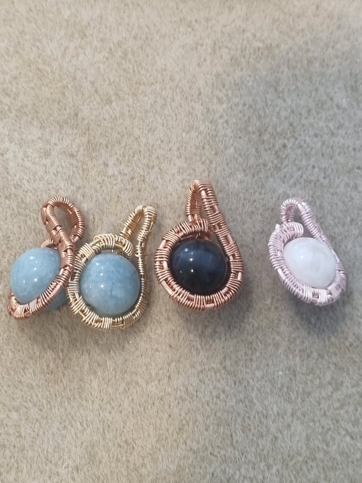 Simple Twist Pendant