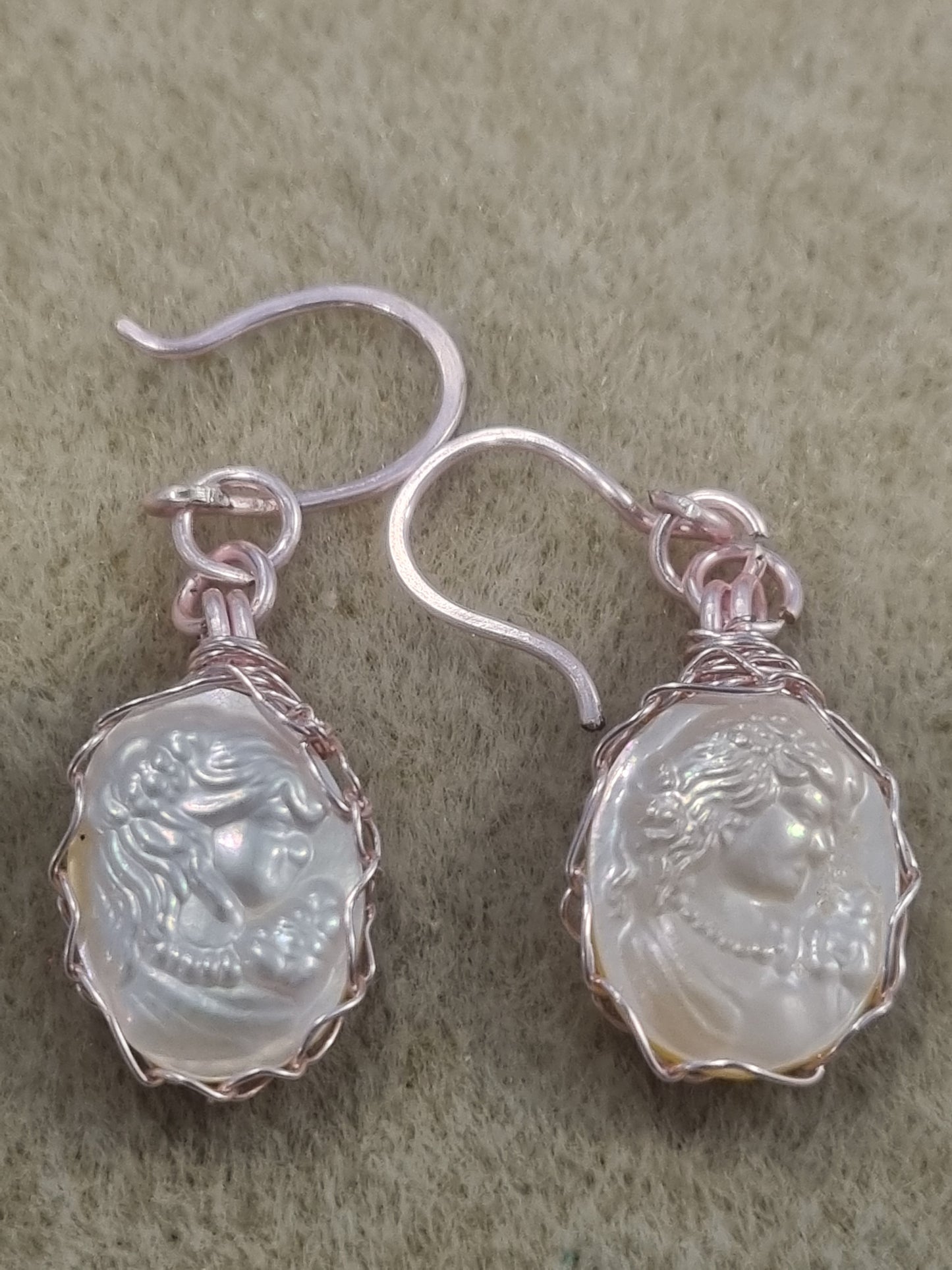 Australian Pearl Cameo