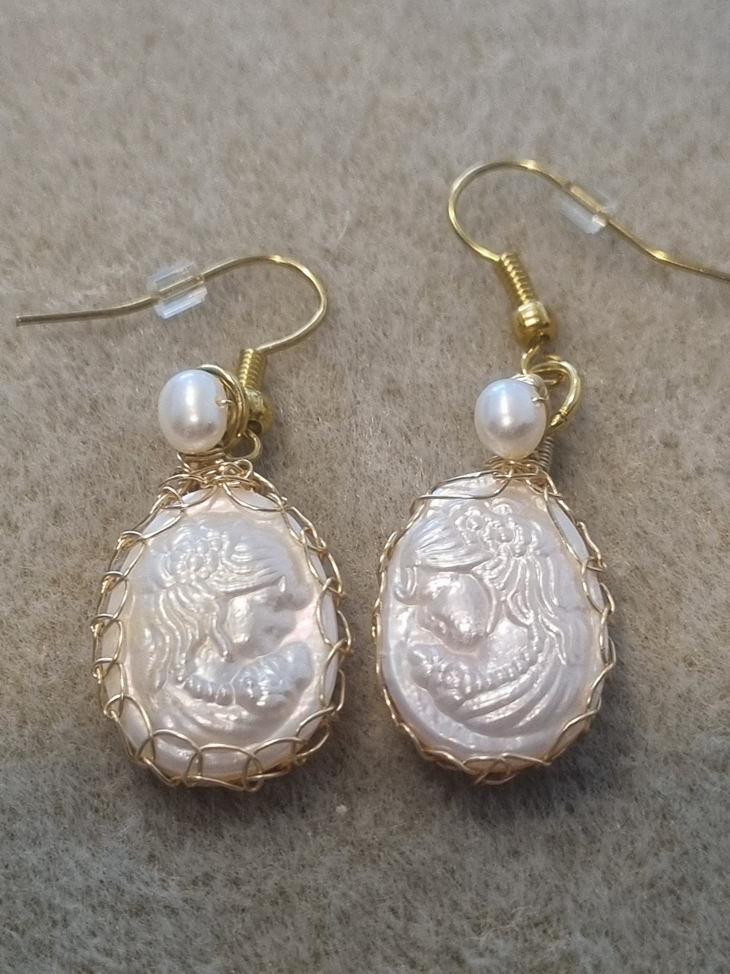 Australian Pearl Cameo