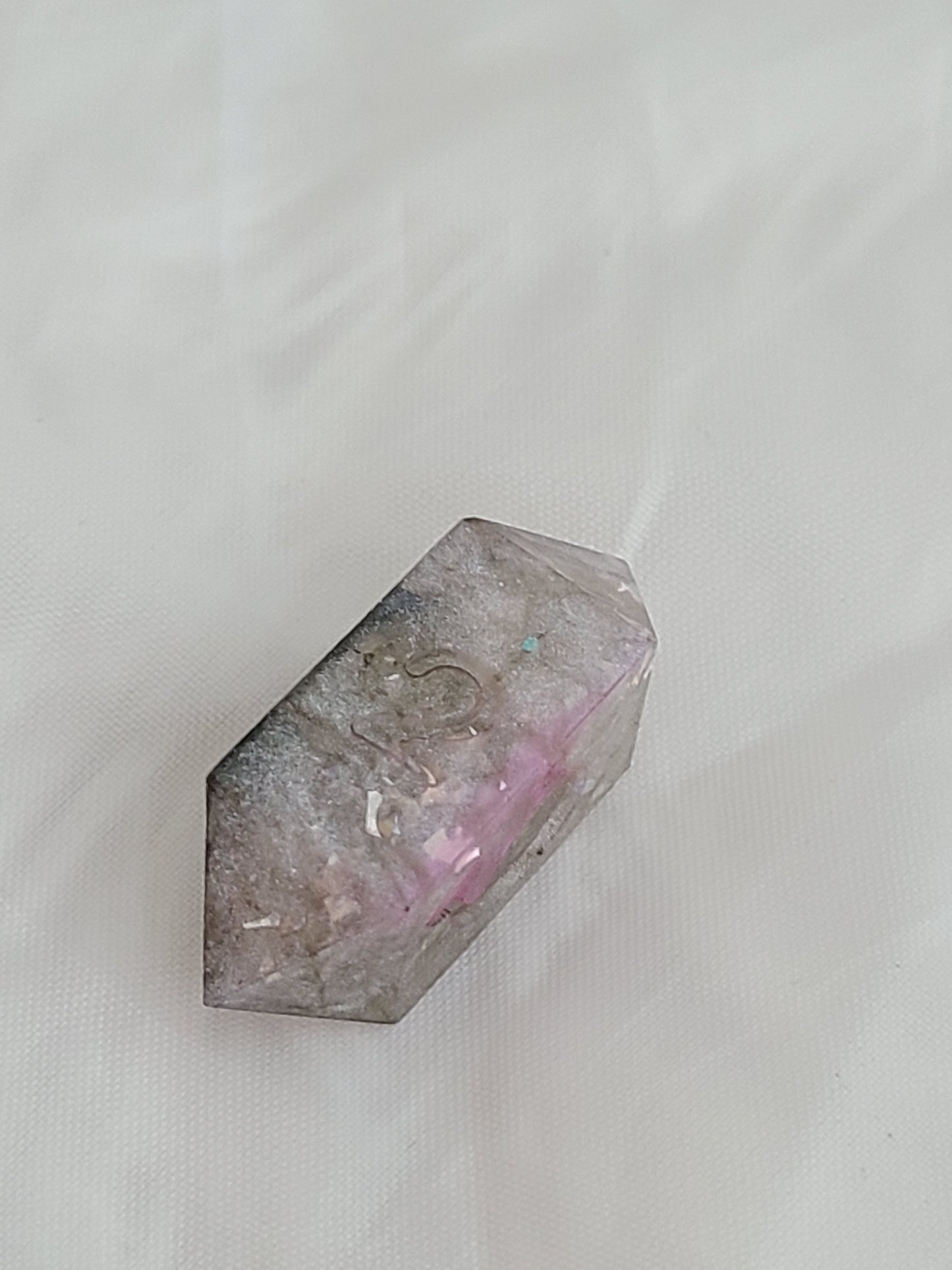 Dirty Quartz with Glow - Dirty Pour