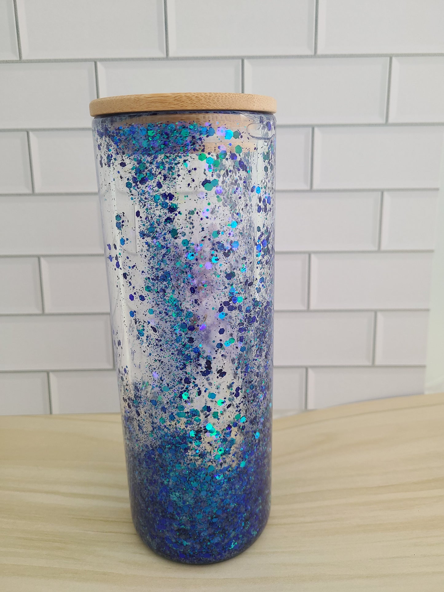 Wolf - 20 Oz Glass Snowglobe