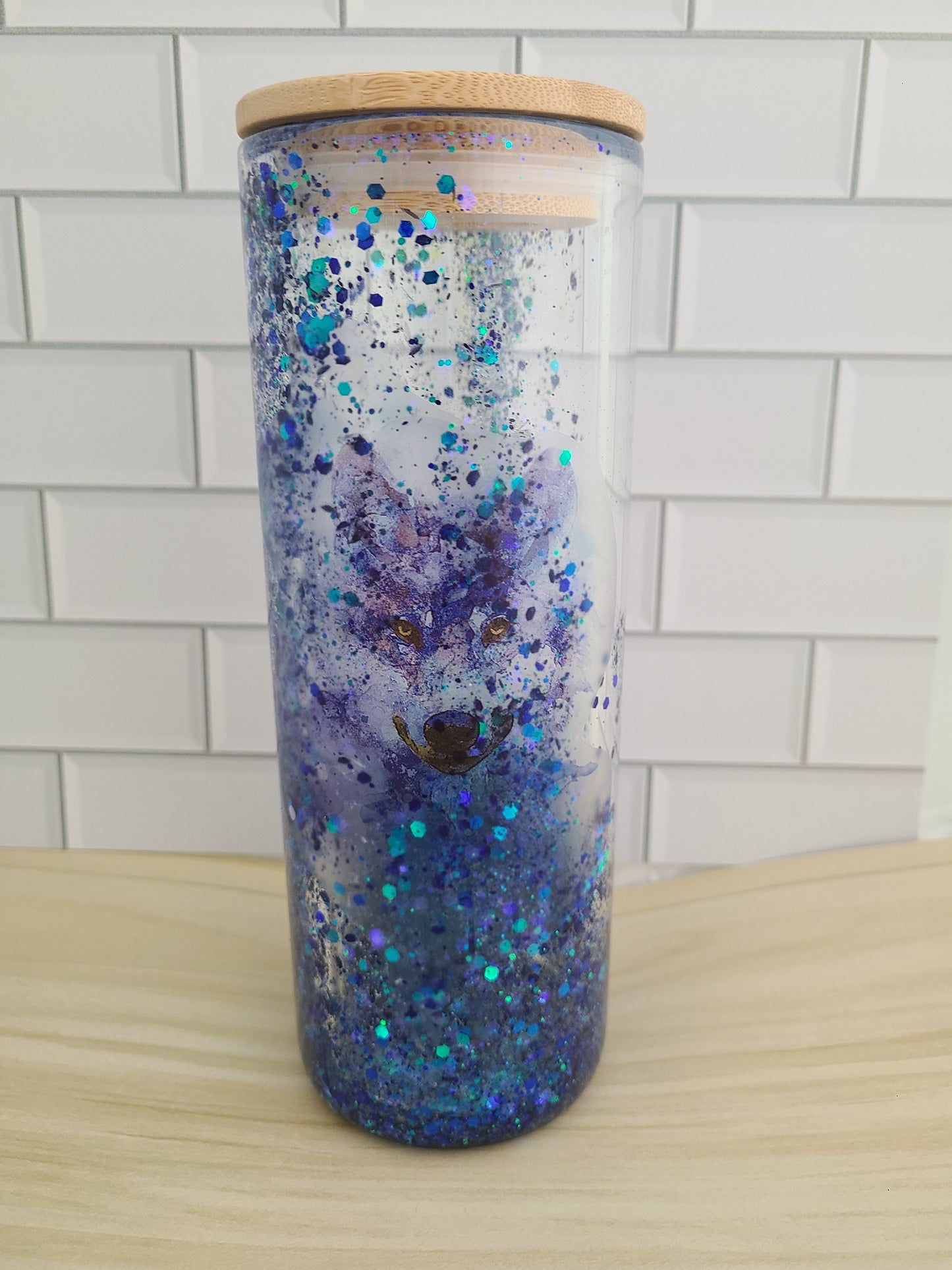 Wolf - 20 Oz Glass Snowglobe